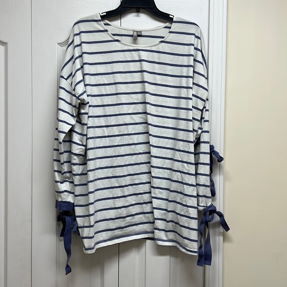 ASOS white and blue striped shirt with split sleeves and strings to tie them - Picture 1 of 4